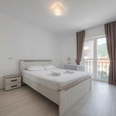 Family Three Bedroom Brando * Μπούντβα